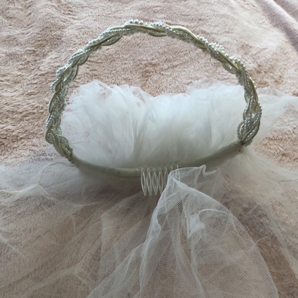 Veil - Picture 5 of 5